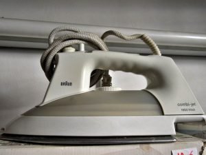 Dampfbügeleisen Braun