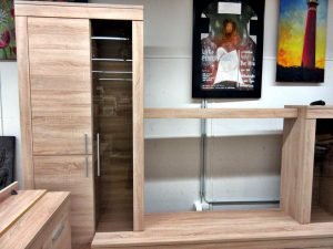 Moderne Wohnwand Vitrine links