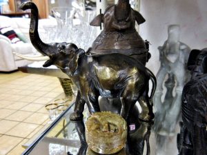 Elefant Messing brüniert schwer
