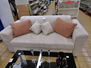 Couch Velourlederoptik hell