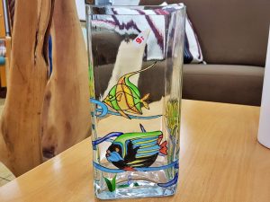 Dekoration schöner Wohnen bunte Vase aus Glas