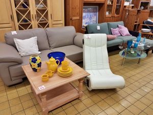 Wohnmöbel Sofa Couch Soundsessel Tisch Kommode Schrank