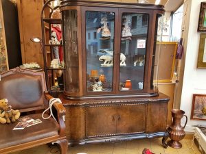 Wohnmöbel Vitrinenschrank Wurzelholz dunkel antik