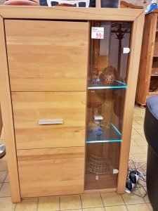 Kommode Holz modern mit Vitrine beleuchtet