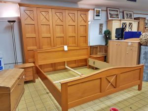 Schlafzimmer Holz massiv