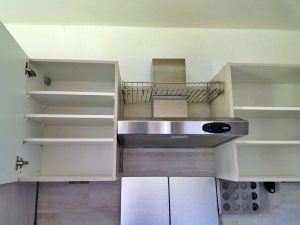 Einbauküche Küche L-Form mit E-Geräten Oberschränke