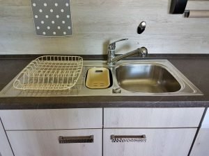 Einbauküche Küche L-Form mit E-Geräten Spüle