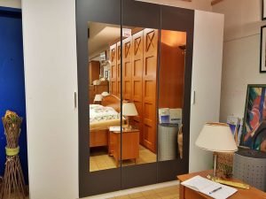 Möbel Einrichtung Kleiderschrank 5-türig modern weiss grau