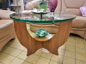Wohnzimmertisch rund mit Glas retro