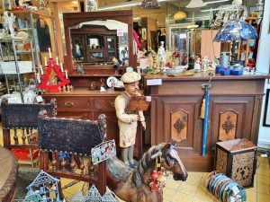 Möbel und Einrichtung zum Weihnachtsmarkt 2021 03