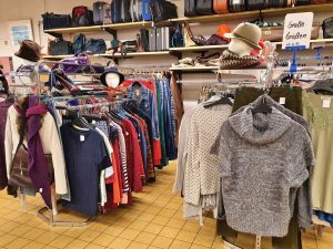 Möbel, Einrichtung und Inventar aus allen Epochen 11