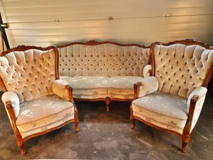 Chippendale Sofa 3er und 2 Sessel