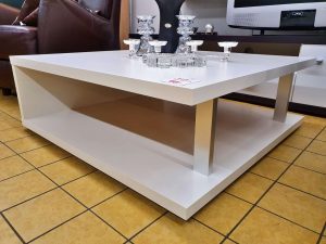 Wohnzimmertisch weiss mit Ablage