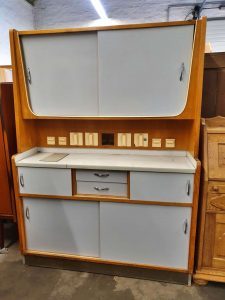 Omas Küchenschrank 60er retro