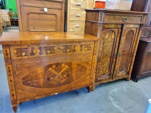 Kommode Vertiko Wurzelholz mit Intarsien antik