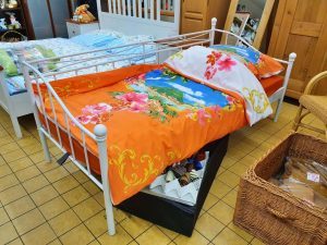 Einzelbett Metall weiss