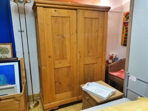 Dielenschrank Wäscheschrank Weichholz antik