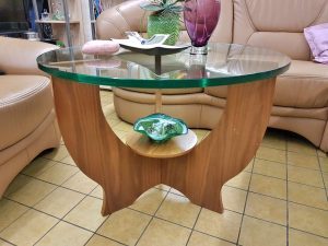 Wohnzimmertisch Glas Holzgestell retro
