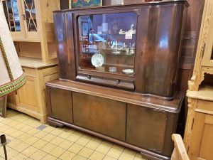 Buffetschrank Omaschrank Nussbaum? antik