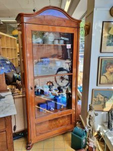 Glasvitrine Nussbaum antik