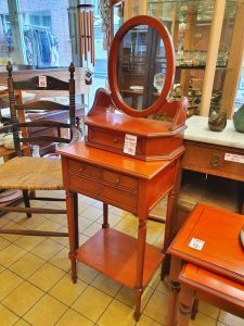 Schminktisch mit Spiegel Kirschbaum?