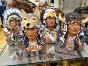 Büsten Skulpturen Indianer