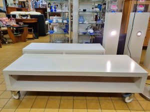 TV-Board / Wohnzimmertisch modern weiss auf Rollen