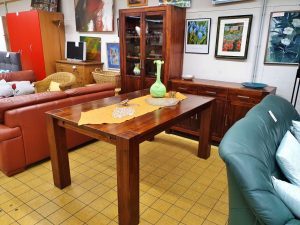Esszimmer Tisch Vitrine Kommode Kolonialstil