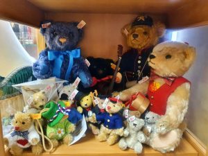 Einrichtung und Accessoires 10