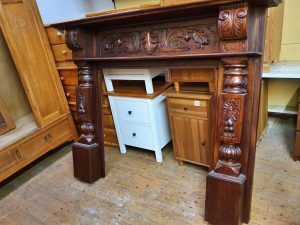 Kaminumrandung Holz dunkel