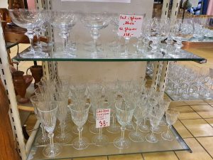 Essservices, Kaffeeservice, Glasserien und Gläser 11