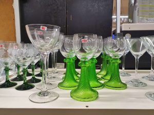 Essservices, Kaffeeservice, Glasserien und Gläser 12