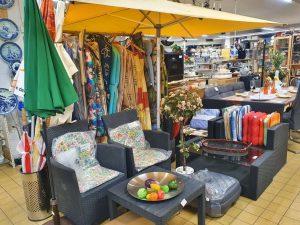 20240428 Möbel und Geräte für die Garten-Saison 01