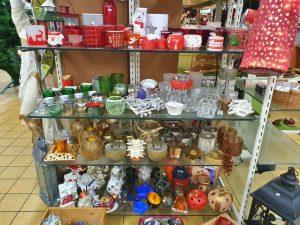 20240923 Weihnachtsmarkt 2024 Weihnachtsmänner Nikoläuse und Weihnachtsdekoration 09