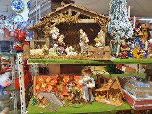 20240923 Weihnachtsmarkt 2024 Weihnachtsmänner Nikoläuse und Weihnachtsdekoration 12