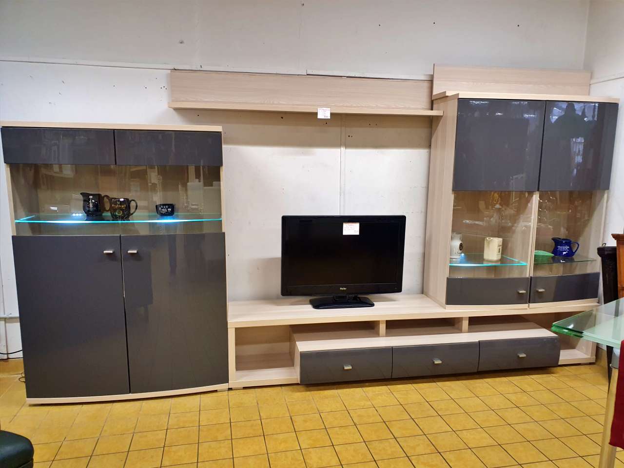 20250412 Möbel und Einrichtung 01