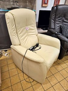 20250405 Möbel und Einrichtung 08