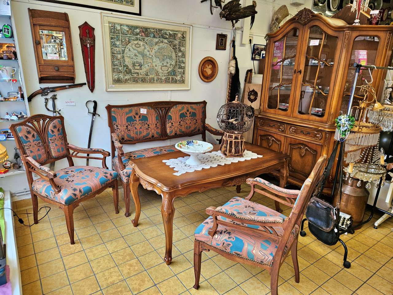 20260411 TrödelOase Möbel und Einrichtung 01